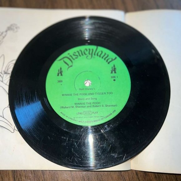 Vintage Walt Disney Winnie the Pooh and Tigger Too Book & Record - Picture 3 of 8
